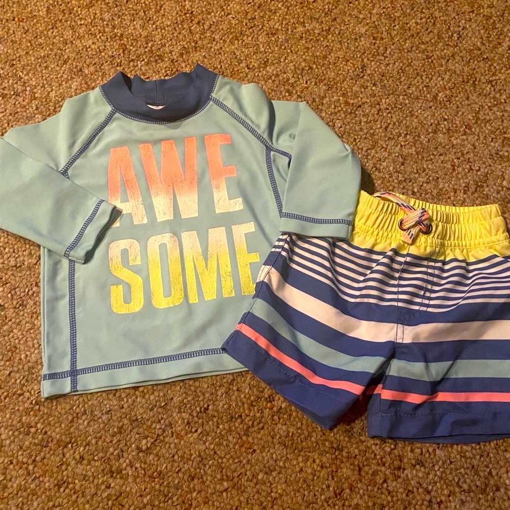 🔅Carters brand two piece swimsuit set size 6M Awesome print